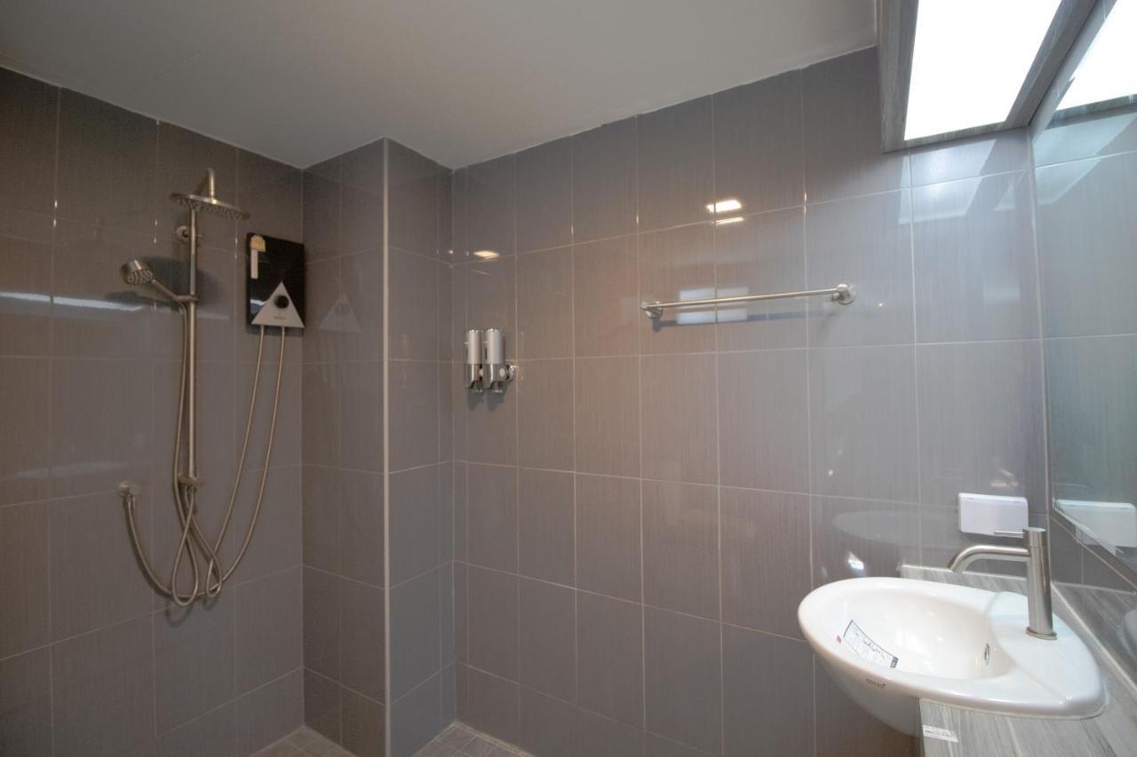 Rabbit Hotel Phimai מראה חיצוני תמונה